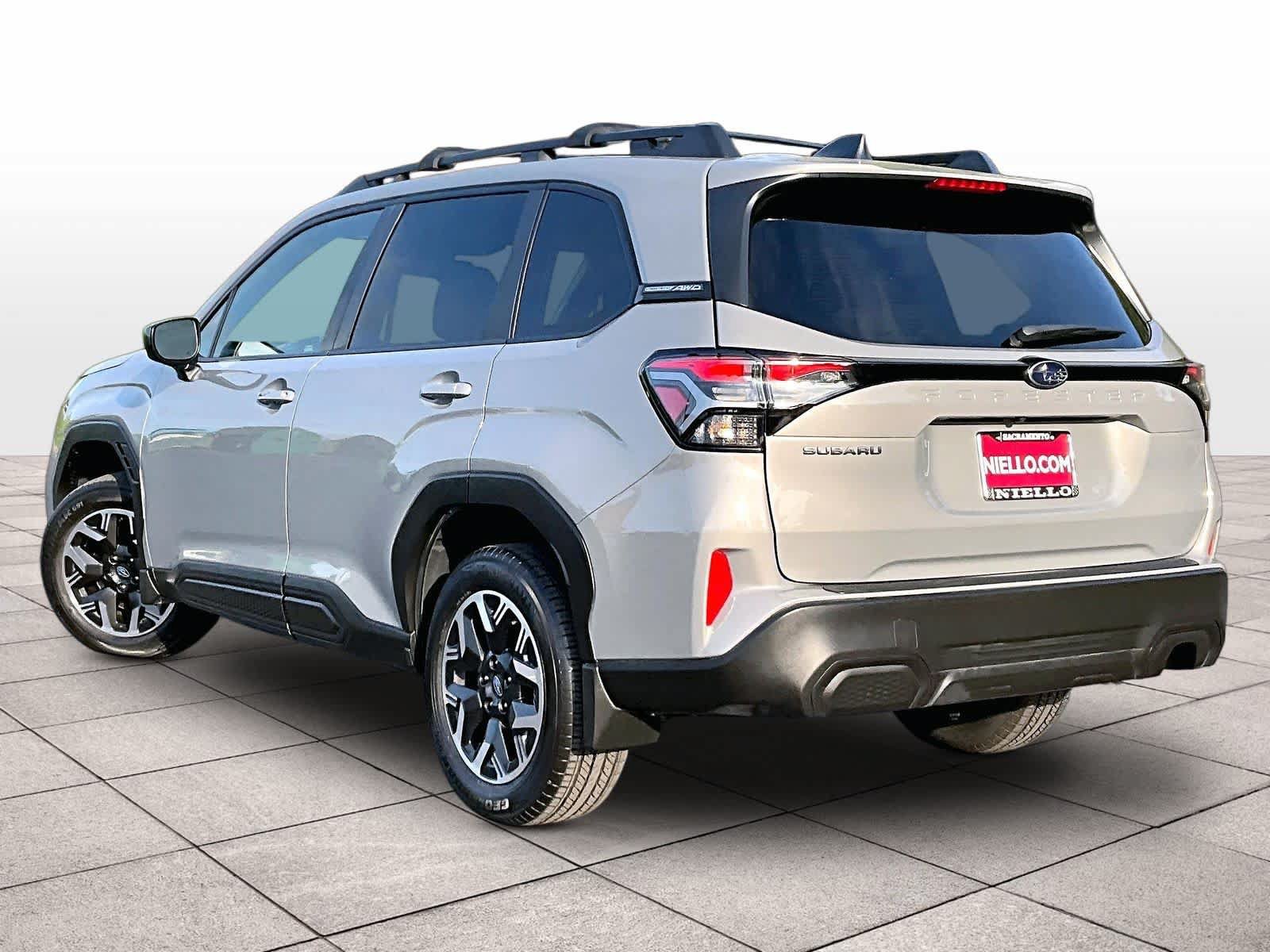 Used 2025 Subaru Forester Premium AWD/4WD image 15