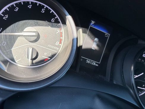 Used 2024 Toyota Camry SE image 12