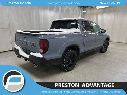 New 2026 Honda Ridgeline Black Edition image 2