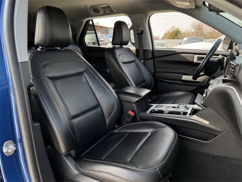 Used 2021 Ford Explorer XLT w/ Equipment Group 202A image 32