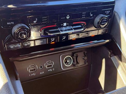 Certified 2023 Jeep Grand Cherokee Limited image 27