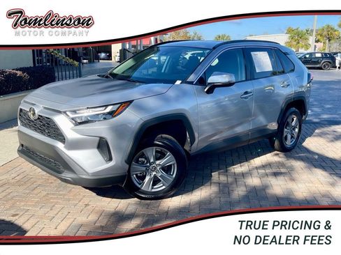 Used 2025 Toyota RAV4 XLE image 1