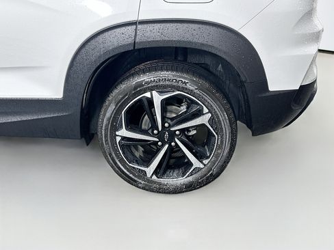 Used 2023 Chevrolet TrailBlazer RS w/ Convenience Package image 11