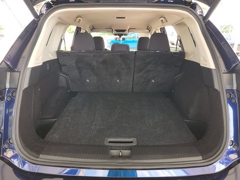 Used 2025 Nissan Rogue SV FWD image 14