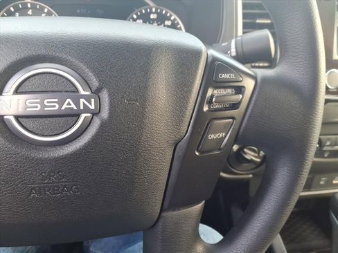 Used 2024 Nissan Frontier SV image 15