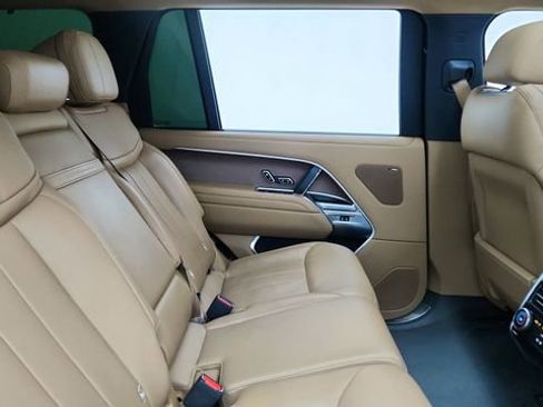 Used 2023 Land Rover Range Rover Long Wheelbase SE image 23