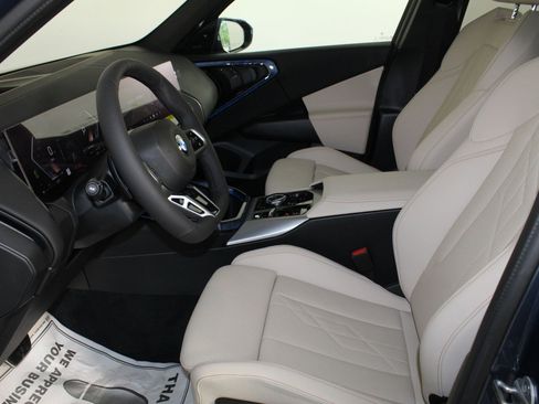 Used 2025 BMW X3 xDrive30i w/ Premium Package image 5