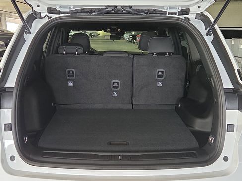 New 2025 Jeep Grand Cherokee Laredo X image 13