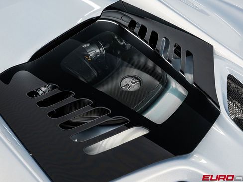 Used 2016 McLaren 675LT Spider image 26