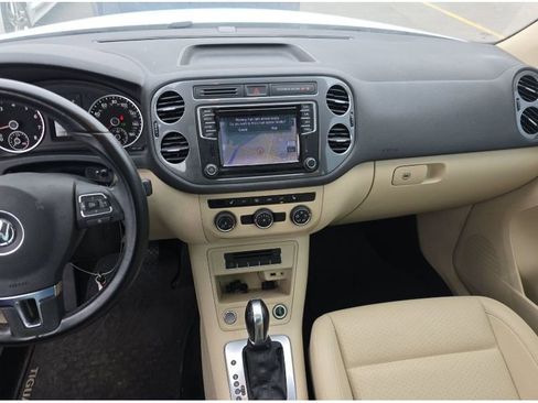 Used 2016 Volkswagen Tiguan SE image 13