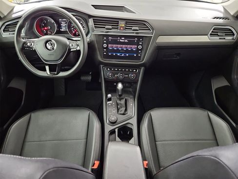 Used 2021 Volkswagen Tiguan SE image 15