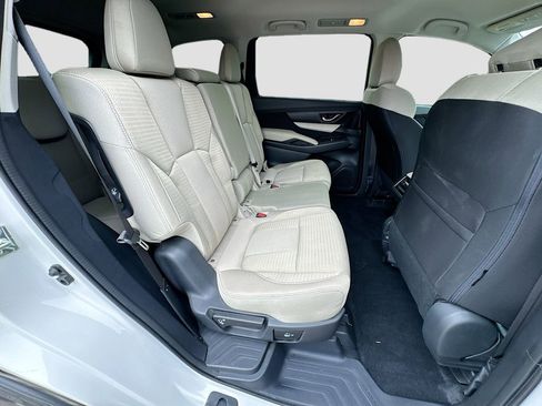 Used 2020 Subaru Ascent Premium w/ Convenience Package AWD/4WD image 37