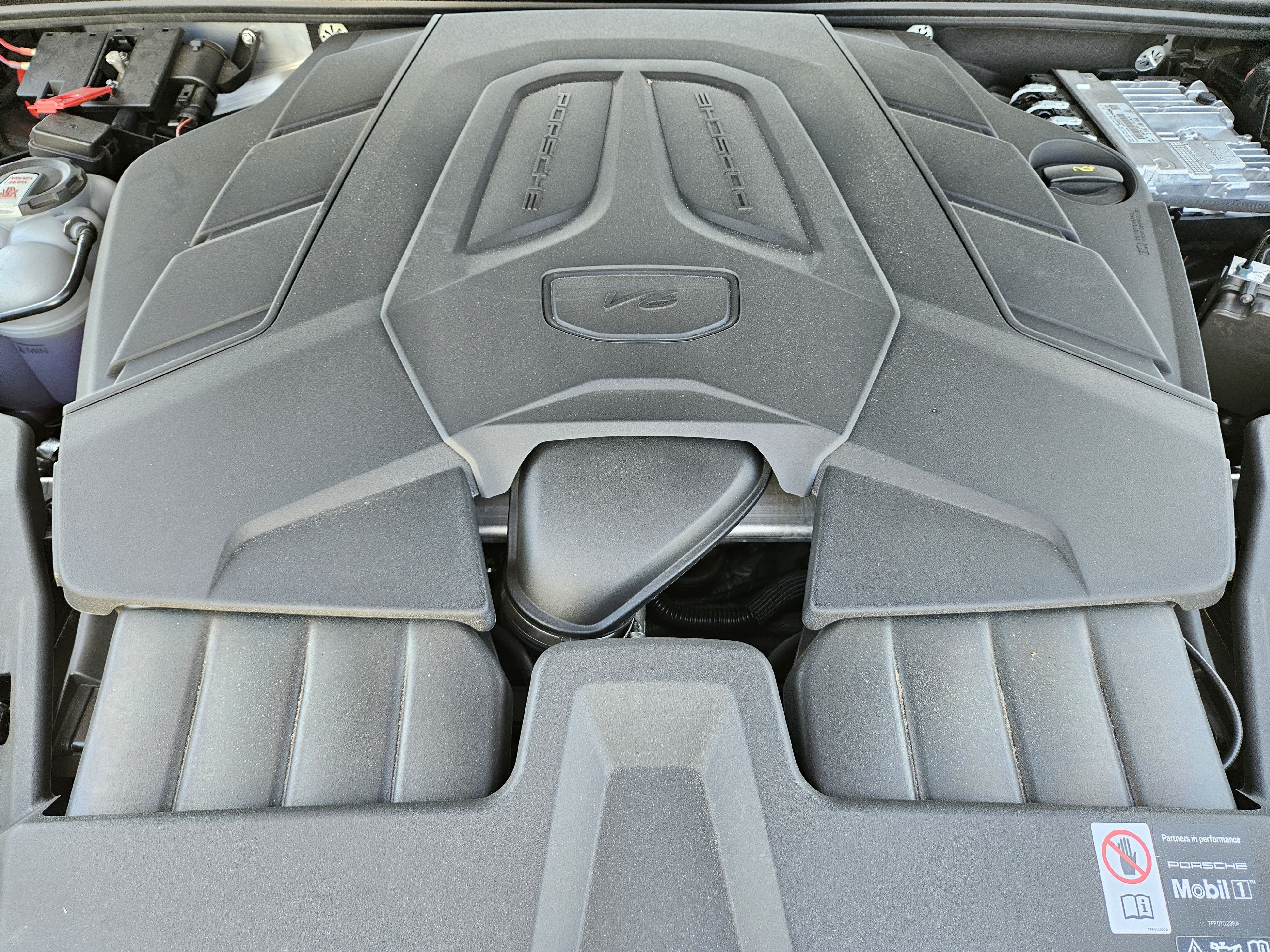 Certified 2026 Porsche Cayenne Coupe AWD/4WD image 30