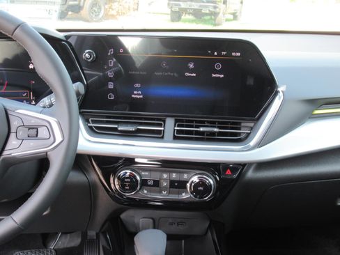 New 2026 Chevrolet Trax LT w/ Driver Confidence Package image 25