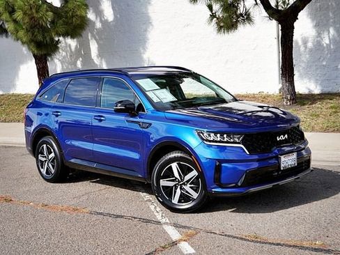 Certified 2022 Kia Sorento S FWD image 1