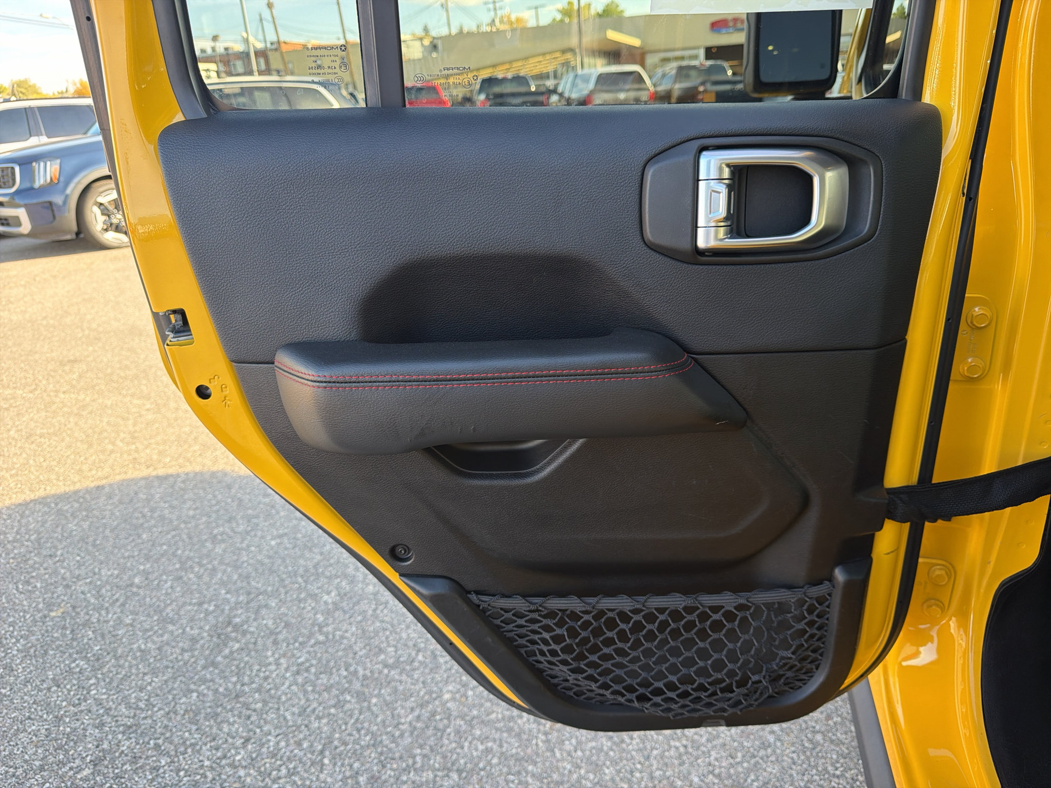 Used 2019 Jeep Wrangler Unlimited Rubicon w/ Dual Top Group AWD/4WD image 15