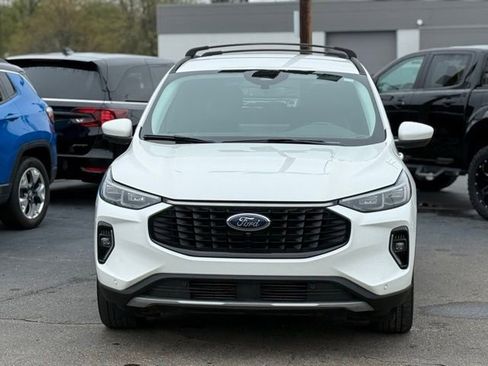 Used 2023 Ford Escape Platinum AWD/4WD image 35