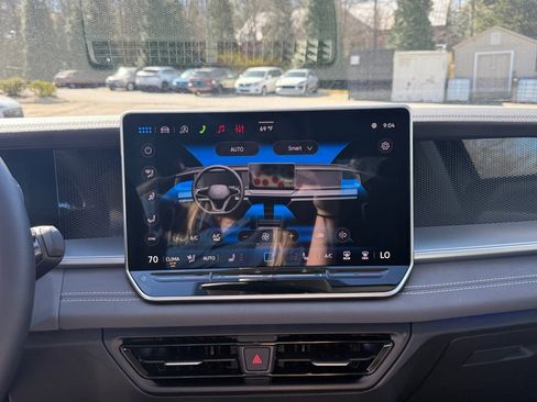 New 2026 Volkswagen Tiguan SE image 18