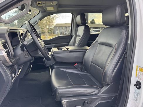 Used 2024 Ford F350 Lariat image 3