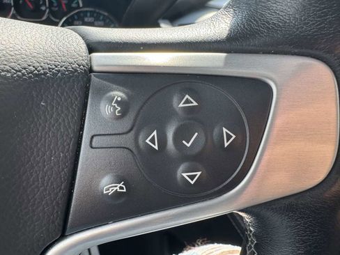 Used 2017 GMC Yukon SLT image 35