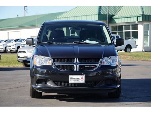 Used 2018 Dodge Grand Caravan SE w/ UConnect Hands-Free Group image 8