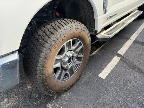 Used 2026 Ford F250 Lariat AWD/4WD image 4