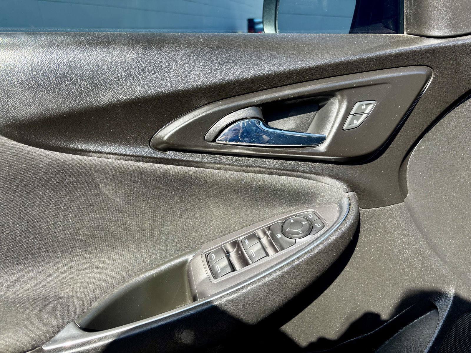 Used 2020 Chevrolet Malibu LT FWD image 16