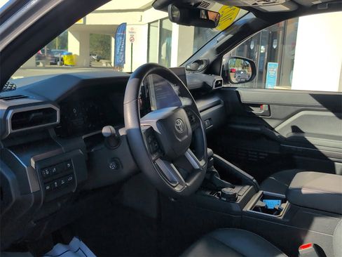 Used 2025 Toyota 4Runner TRD Off-Road Premium image 11