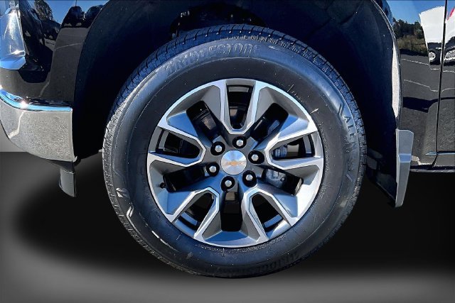 Used 2025 Chevrolet Silverado 1500 LT AWD/4WD image 8