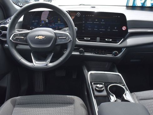 Used 2026 Chevrolet Equinox LT AWD/4WD image 18