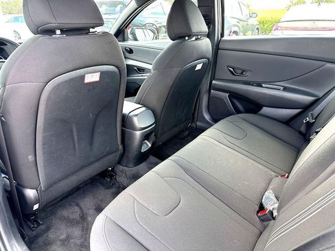 Used 2025 Hyundai Elantra Sport image 28