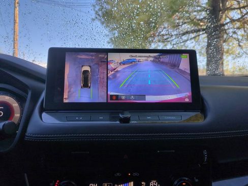 Used 2024 Nissan Rogue SL w/ SL Premium Package image 11