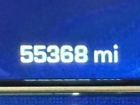 Used 2024 Chevrolet Suburban LT image 24