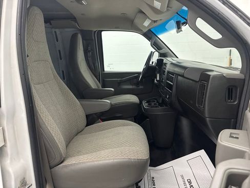 Used 2019 GMC Savana 2500 Extended RWD image 28