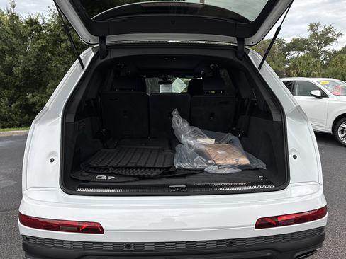 Used 2026 Audi Q7 3.0T Premium Plus w/ Premium Plus Package AWD/4WD image 11