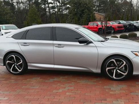 Used 2022 Honda Accord Sport image 4