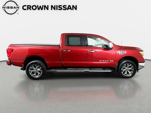 Used 2017 Nissan Titan SL w/ Chrome Package AWD/4WD image 5