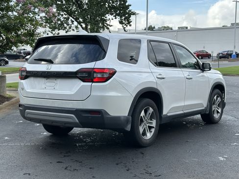 Used 2023 Honda Pilot EX-L image 11