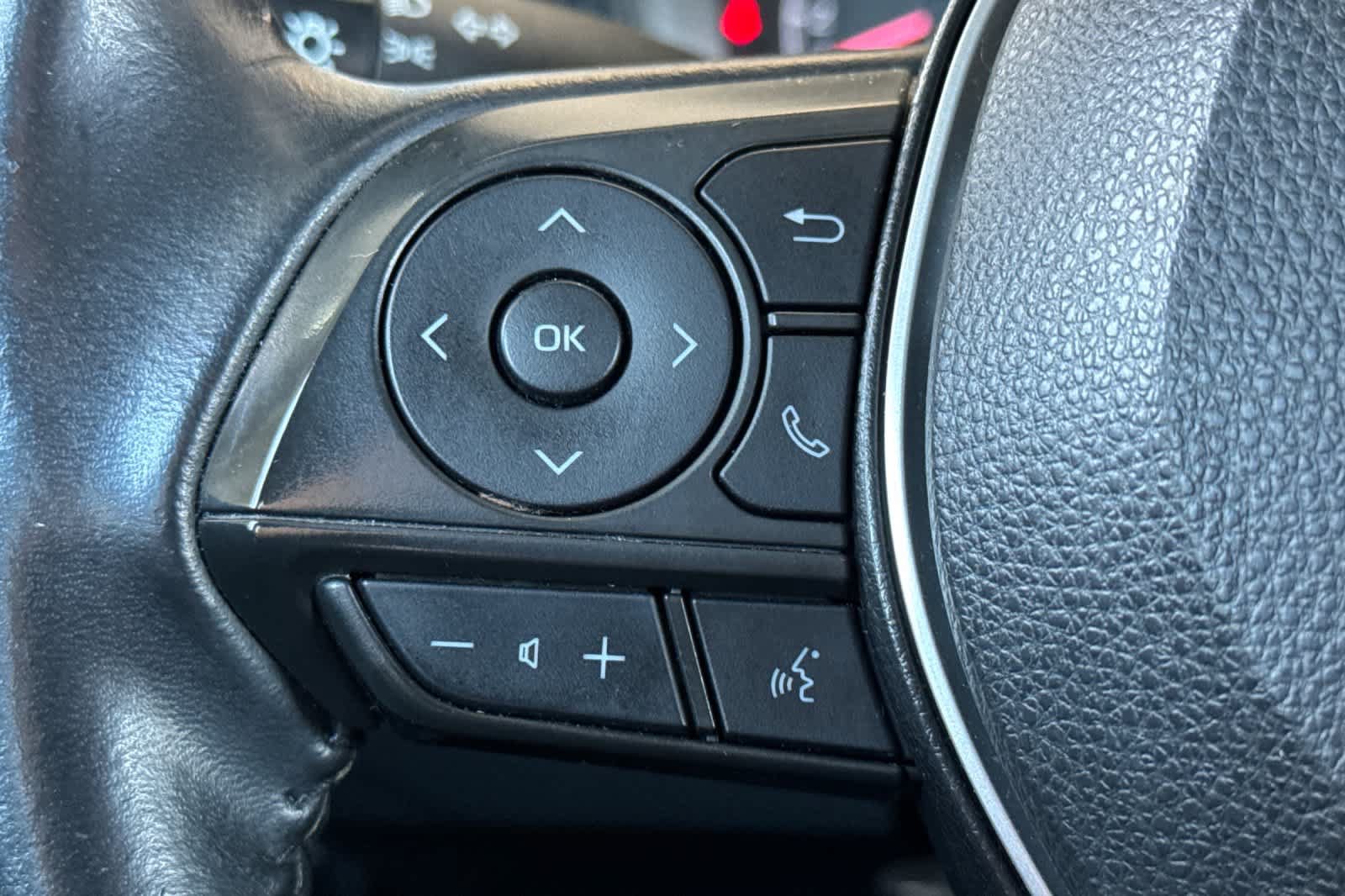 Used 2022 Toyota Corolla Cross LE FWD image 24
