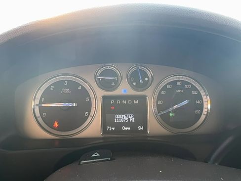 Used 2014 Cadillac Escalade Luxury image 14