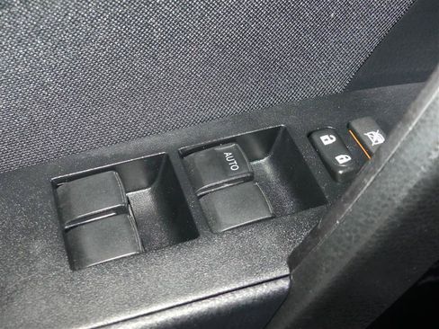 Used 2019 Toyota Corolla LE FWD image 19