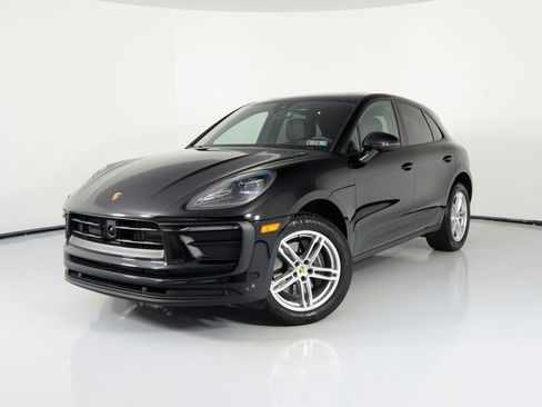 Certified 2025 Porsche Macan image 6