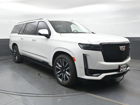 Used 2024 Cadillac Escalade ESV Sport Platinum AWD/4WD image 5