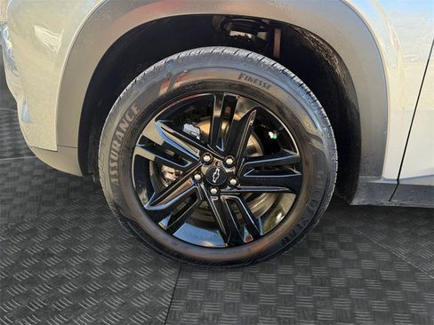 Used 2025 Chevrolet Trax ACTIV w/ Driver Confidence Package image 14