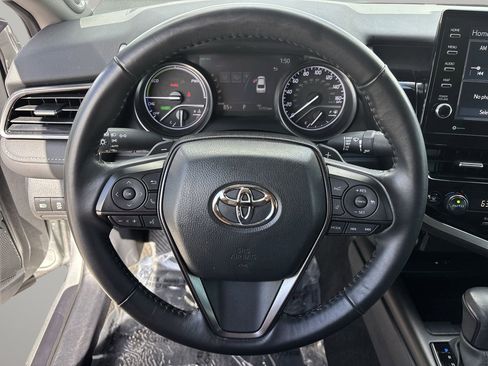 Used 2024 Toyota Camry XSE w/ Navigation Package image 28