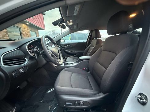 Used 2022 Chevrolet Malibu LT image 16