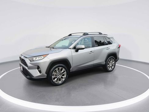 Certified 2019 Toyota RAV4 XLE Premium image 4