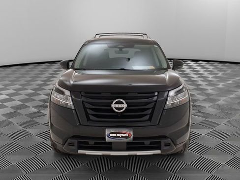 Used 2024 Nissan Pathfinder Platinum w/ Black Appearance Package image 8