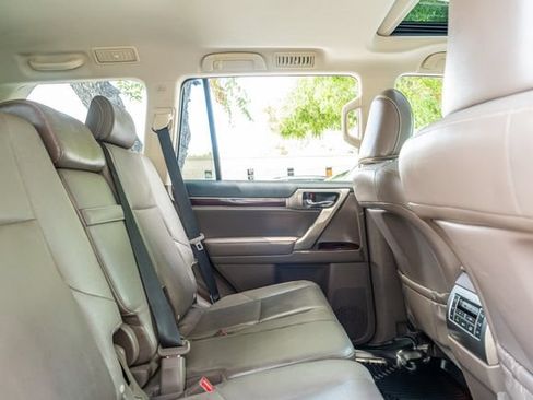 Used 2016 Lexus GX 460 w/ Premium Package AWD/4WD image 42