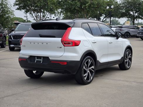 Used 2021 Volvo XC40 T5 R-Design w/ Advanced Package AWD/4WD image 4